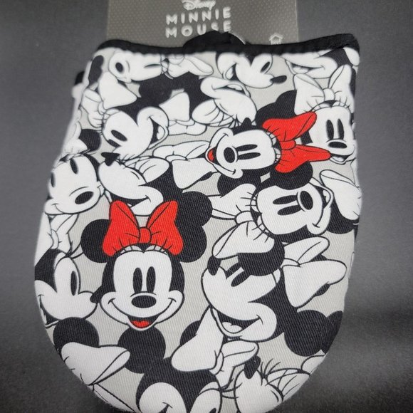 Minnie Mouse Oven Mitts 2 Pc Oversized Disney Cartoon Kitchen Linens - Picture 2 of 3